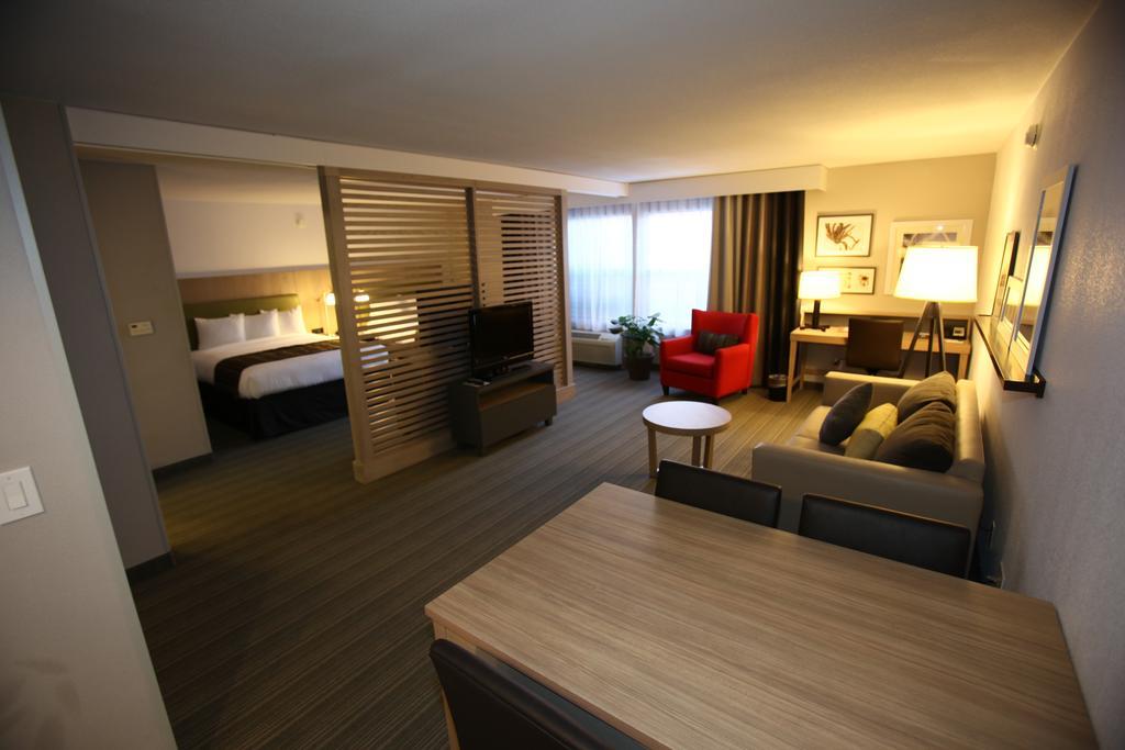 Greentree Inn & Suites Phoenix Sky Harbor Номер фото