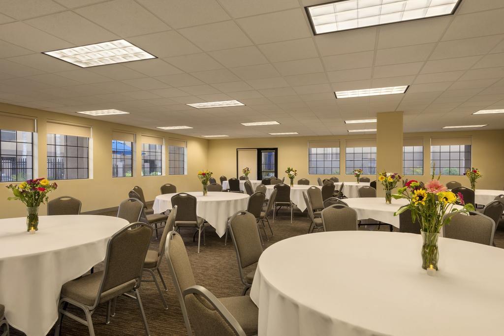 Greentree Inn & Suites Phoenix Sky Harbor Экстерьер фото