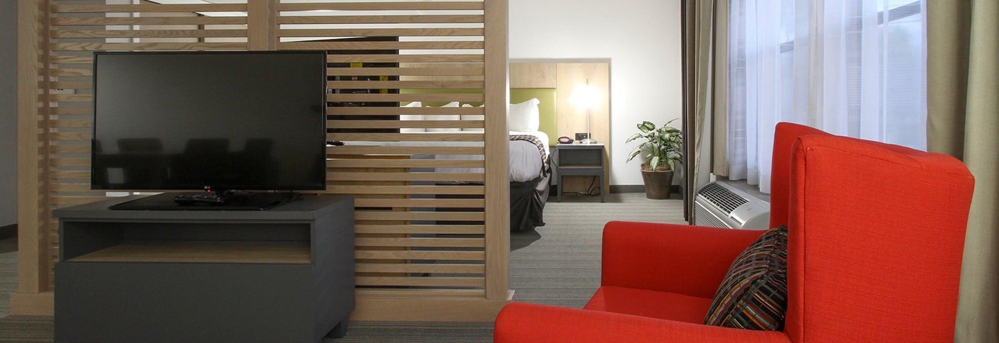 Greentree Inn & Suites Phoenix Sky Harbor Экстерьер фото