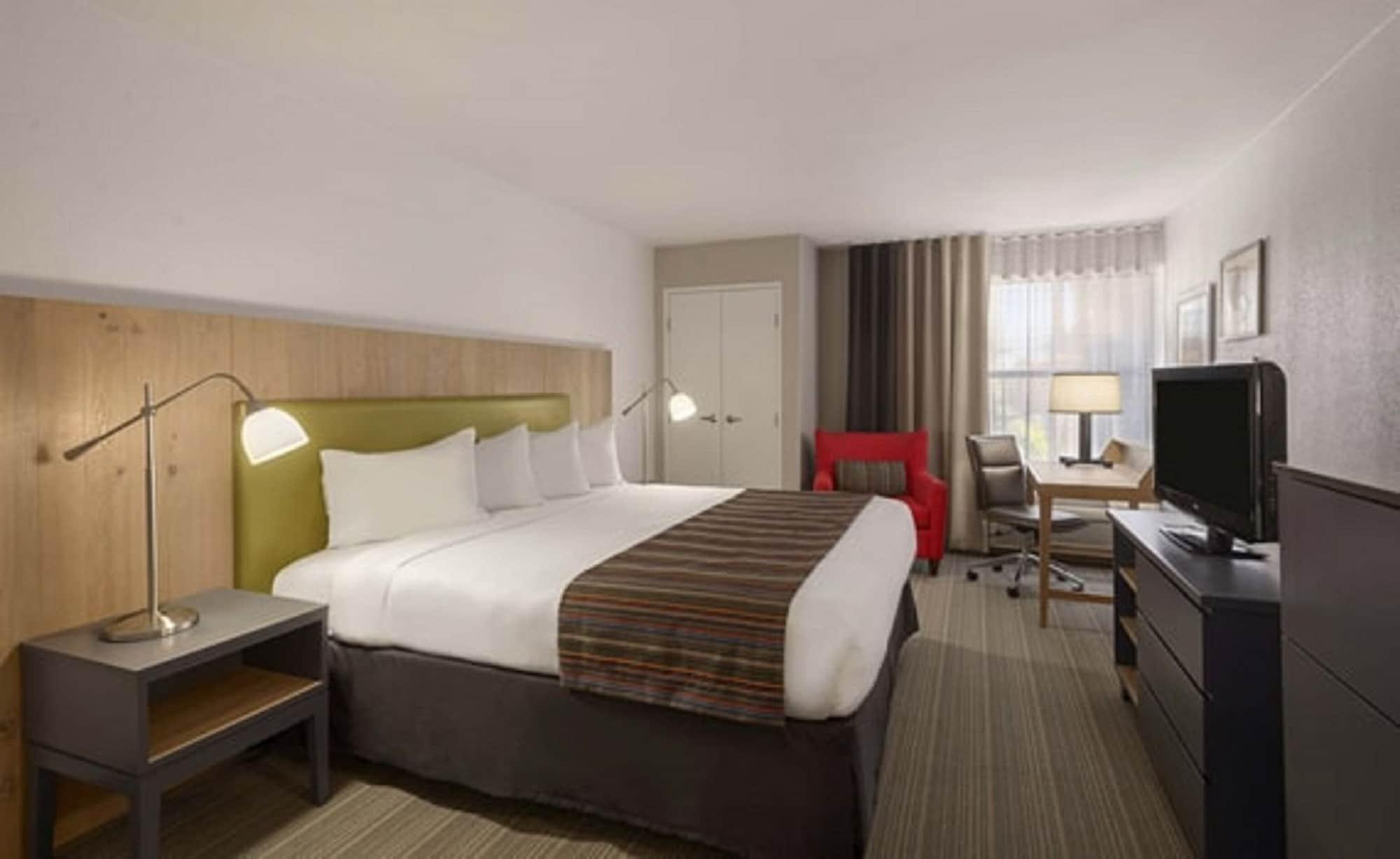 Greentree Inn & Suites Phoenix Sky Harbor Экстерьер фото