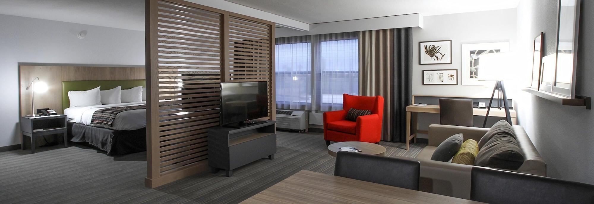 Greentree Inn & Suites Phoenix Sky Harbor Экстерьер фото