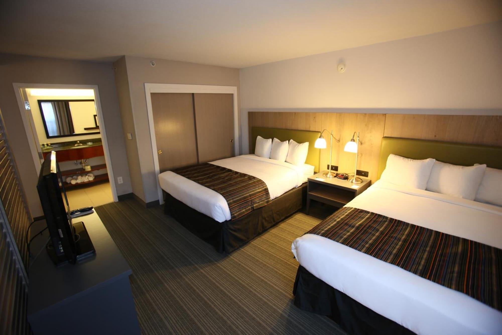 Greentree Inn & Suites Phoenix Sky Harbor Экстерьер фото