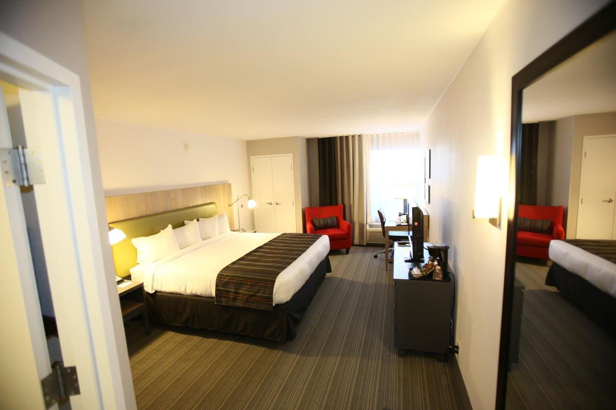 Greentree Inn & Suites Phoenix Sky Harbor Экстерьер фото