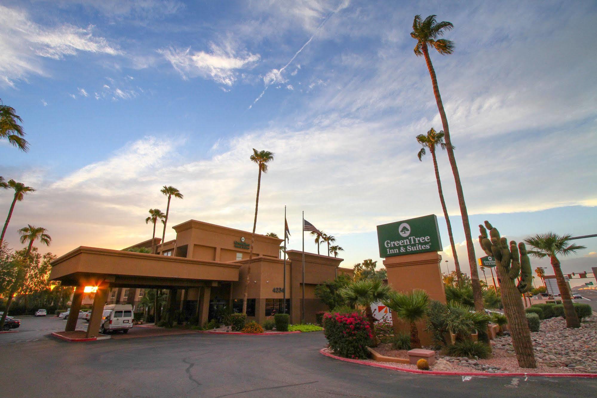 Greentree Inn & Suites Phoenix Sky Harbor Экстерьер фото