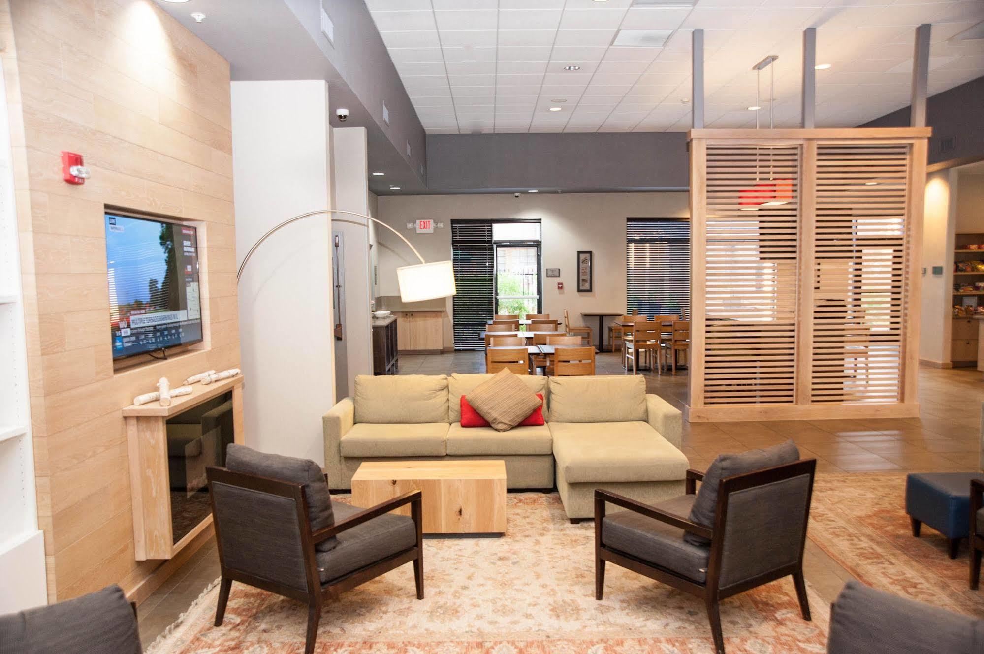 Greentree Inn & Suites Phoenix Sky Harbor Экстерьер фото