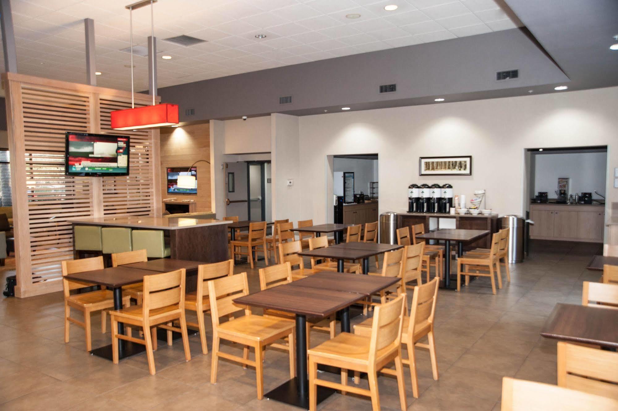 Greentree Inn & Suites Phoenix Sky Harbor Экстерьер фото