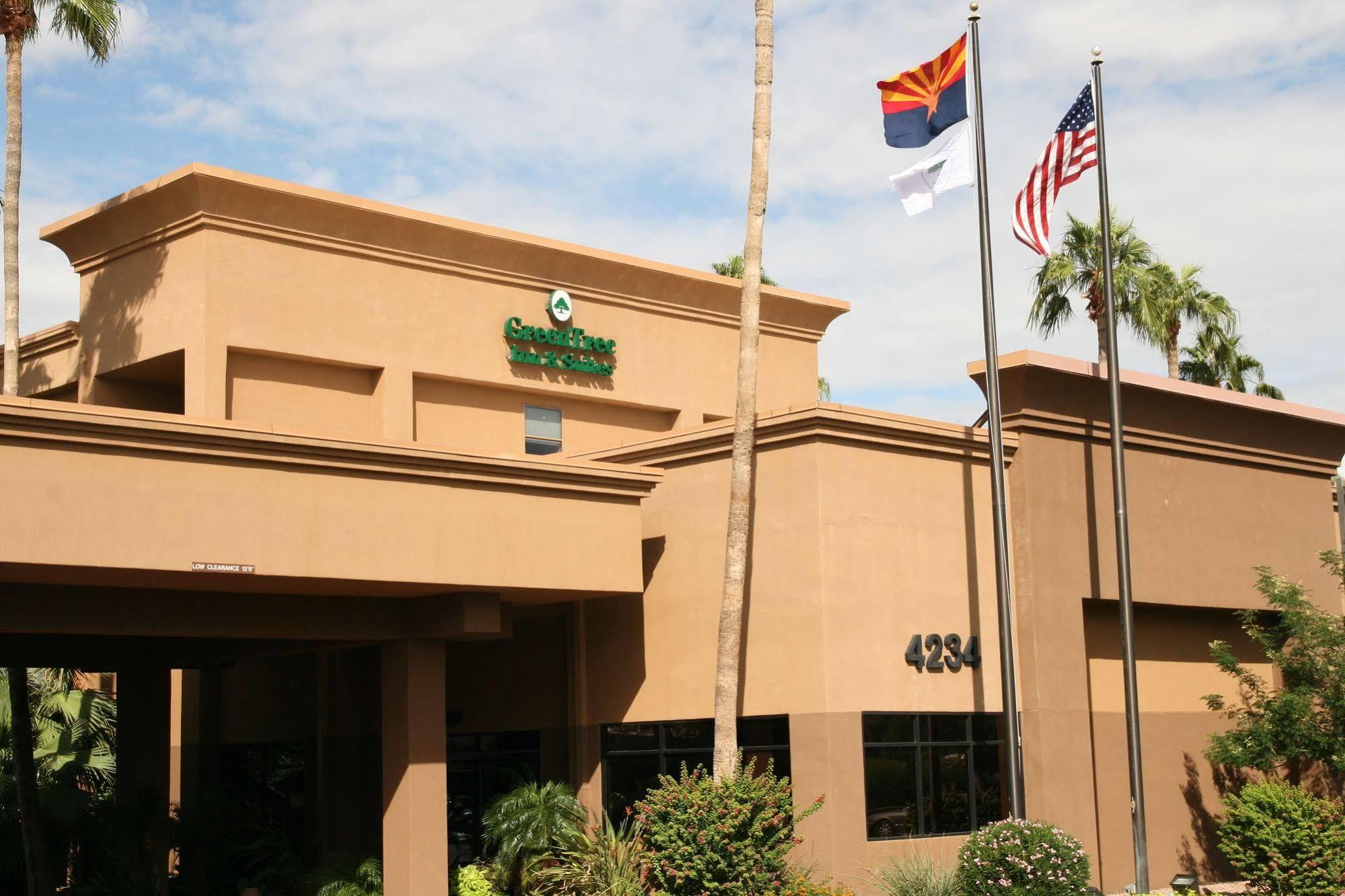 Greentree Inn & Suites Phoenix Sky Harbor Экстерьер фото